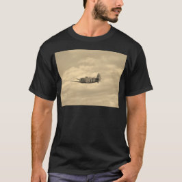 飛行中のYak 11 Tシャツ