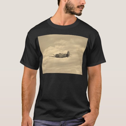 飛行中のYak 11 Tシャツ (正面)