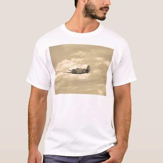 飛行中のYak 11 Tシャツ (正面)