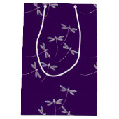 飛行中抱き枕のトンボ ミディアムペーパーバッグ (裏面)