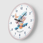 飛行家のおもちゃ飛行機かわいい動物の子どもの部屋が青に ラージ壁時計 (傾斜)