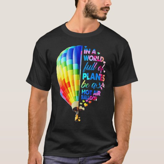 飛行機が満載の世界で Tシャツ (正面)