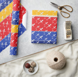 飛行機が隊形を赤と黄色に変える ラッピングペーパー