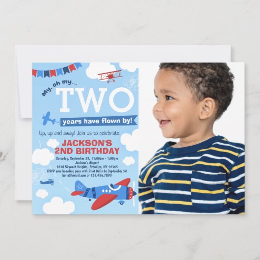 飛行機が2年で2回目の誕生日を迎える写真 招待状 (正面)