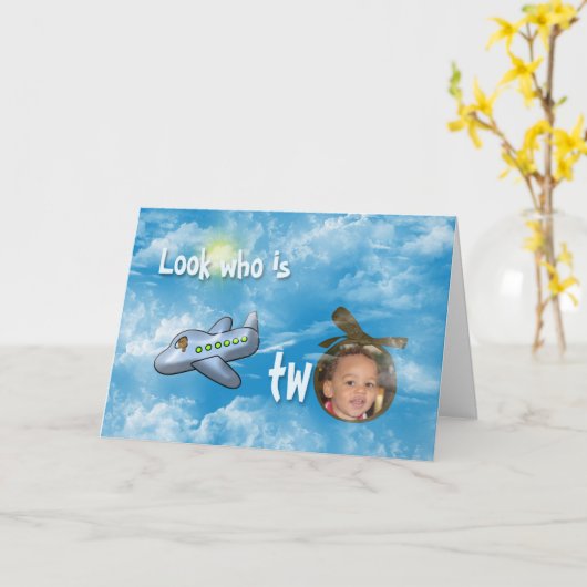飛行機とフォトフレームを持つ少年の2番目の誕生日 カード (黄色い花)
