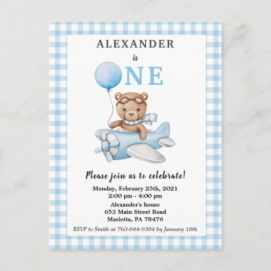 飛行機に乗る青いテディベアの1歳誕生日 ポストカード (正面)