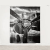 飛行機のプロペラ　黒と白 タペストリー (正面)