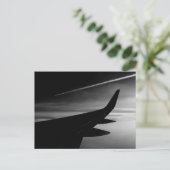 飛行機のモノクロ写真 ポストカード (スタンド正面)