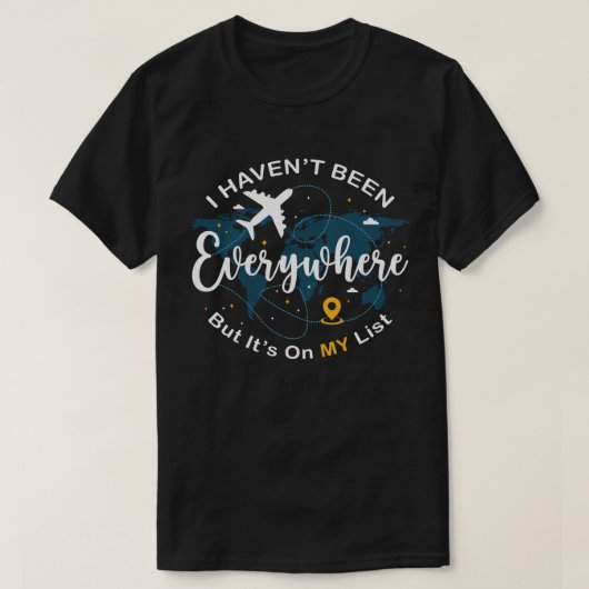 飛行機の旅の地図 - まだ行ったことがない場所がある Tシャツ (デザイン正面)