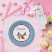 飛行機の赤い警官のベビーシャワー ペーパープレート (パーティー)