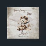 飛行機テディベア特別配送赤ちゃんシャワー 缶バッジ<br><div class="desc">Airmailを通じた当社の「特別配送」のご紹介。... .新しい始まりのお祝いの中で永遠の魅力がエレガンスに満ちモダンているデザインは、A Boy!"だ。緑に優雅に溶け込んだニュートラルな色合いの灰色と茶色のアワッシュは、このデザインは洗練さを醸し出し、ゲストとママの両方を魅了して確かに似ている懐かしい感覚を喚起する。この可愛らしいモチーフのハートには、かわいい小さなテディベアのアヴィエーターが座り、スナッグハットとクラシックゴーグルで飾られ、彼のスカーフは冒険のそよ風に揺れ動く。各詳細を丁寧に作り、このデザインは疑問に思、過ぎ去った時代を思い出すが、ひねりを感じながら特別な出産の喜びと喜びを生み出コンテンポラリーす。このデザインは、世界に小さな男の子を歓迎する赤ちゃんのシャワーに最適で、大事な行事にワニと暖かさのtouchを追加し、大切な思い出を展開するためのステージを設定する。ゲストの喜びのスマイルから期待の光に期待の母親の目で我々の"特別な配信エアメールを介して。... .それは男の子だ！」デザインは、すべての瞬間が喜びと喜びに満ちてい疑問に思る。だから、お祝いと発見の旅に出発する準備をしてみよう。それぞれの招待は新しい冒険の約束となり、すべての詳細は待っている無限の愛の証となる。私たちの魅力的デザインをガイドとして、あなたの小さな飛行士の到着は、愛、笑い、無限の喜びに満ちた重要な大事な行事であることは間違いない。</div>