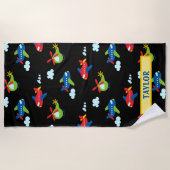 飛行機ヘリコプターと雲のアートワークの黒の上，名前 ビーチタオル (正面)