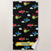 飛行機ヘリコプターと雲のアートワークの黒の上，名前 ビーチタオル (正面)