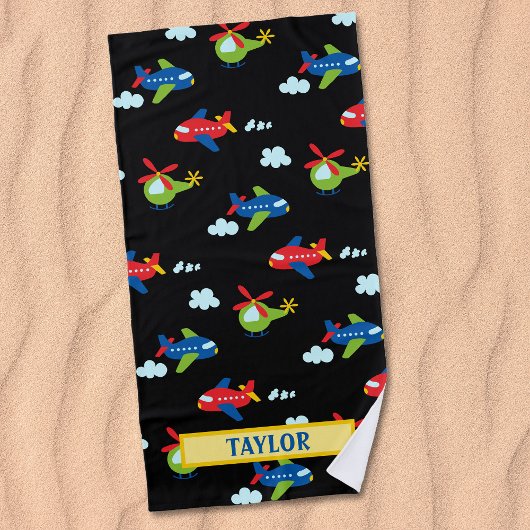 飛行機ヘリコプターと雲のアートワークの黒の上，名前 ビーチタオル