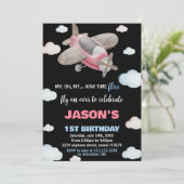 飛行機誕生日招待状ブラウンレッドブラック 招待状 (スタンド正面)