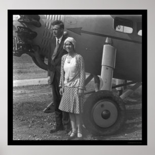 飛行機1929年の隣のチャールズLindberghおよび妻 ポスター