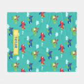 飛行機、ヘリコプター、雲のアートワークティール(緑がかった色)、名前 フリースブランケット (正面(横))