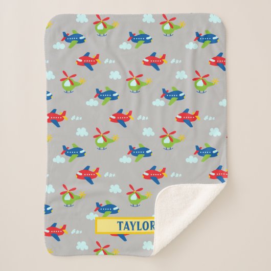 飛行機、ヘリコプター、雲のアートワークLtグレー、名前 シェルパブランケット (正面)