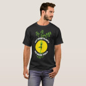 食べより多くの植物がより多くのヨガビーガンベジタリアン Tシャツ (正面フル)