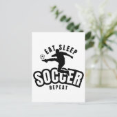 食べる寝るサッカー繰り返す  ポストカード (スタンド正面)