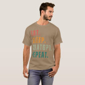 食べる寝るChatgpt繰り返す Tシャツ (正面フル)