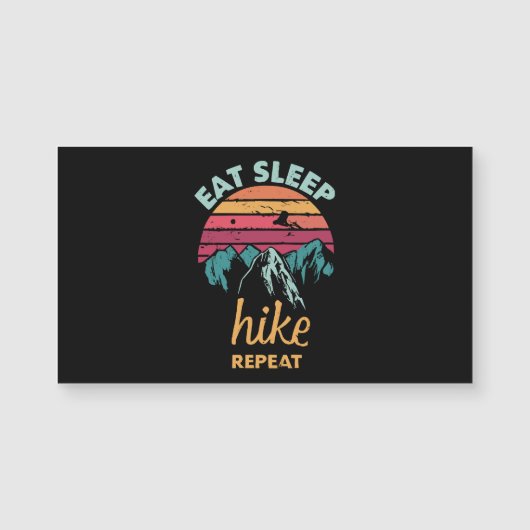 食べる、寝る、ハイキング、繰り返す (正面)