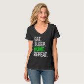 食べる 眠る 狩る 繰り返す ハンターのための狩り Tシャツ (正面フル)