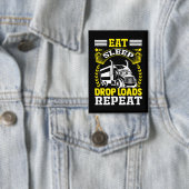 食べスリープ負荷トラックドライバのおもしろい引用文 缶バッジ (インサイチュ)