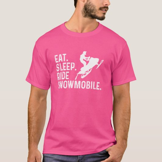 食べ寝乗りスノーモーバおもしろいーSLED SNOWMOB Tシャツ (正面)