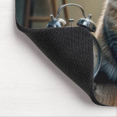 食べ物が空っぽの器で待っている太った猫 マウスパッド (コーナー)