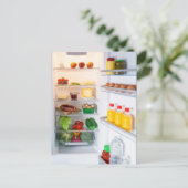 食べ物でいっぱいのオープン冷蔵庫 シーズンポストカード (スタンド正面)