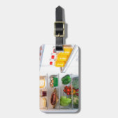 食べ物でいっぱいのオープン冷蔵庫 ラゲッジタグ (正面縦)