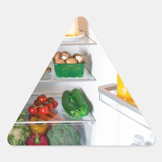 食べ物でいっぱいのオープン冷蔵庫 三角形シール (正面)