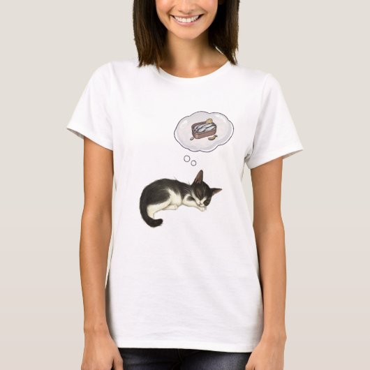 食べ物の夢を見る眠い猫おもしろい Tシャツ (正面)