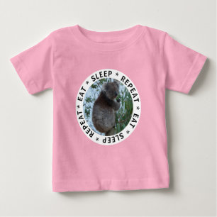 食べ眠り繰りおもしろい返す可愛いコアラ ベビーTシャツ