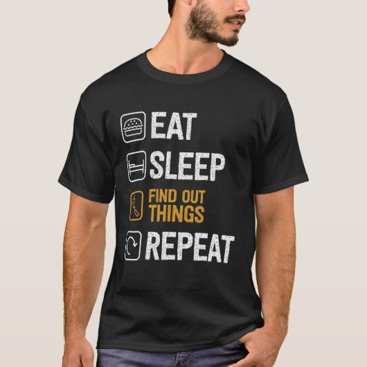 食べ眠る事を探す秘密スパイの秘密の秘密の秘密 Tシャツ (正面)