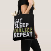 食べ眠る繰り返し看護と透析 トートバッグ (クローズアップ)