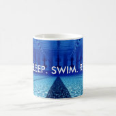 食べ眠れ。泳ぐ。繰り返し コーヒーマグカップ (中央)