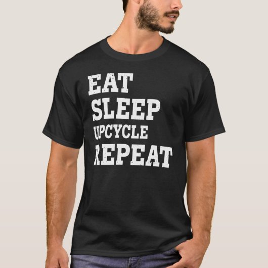 食べ睡眠の繰り返し皮肉 Tシャツ (正面)