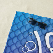 「食べ私の泡」がピンク/紫/青の人生をはかりで測 ビーチタオル (インサイチュ)