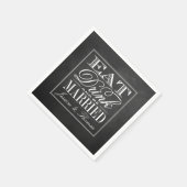 食べ飲み飲み結婚したとBeChalkboard結婚の スタンダードカクテルナプキン (角)