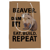 食べBeaverおもしろい Animalの作成 ミディアムペーパーバッグ (正面)