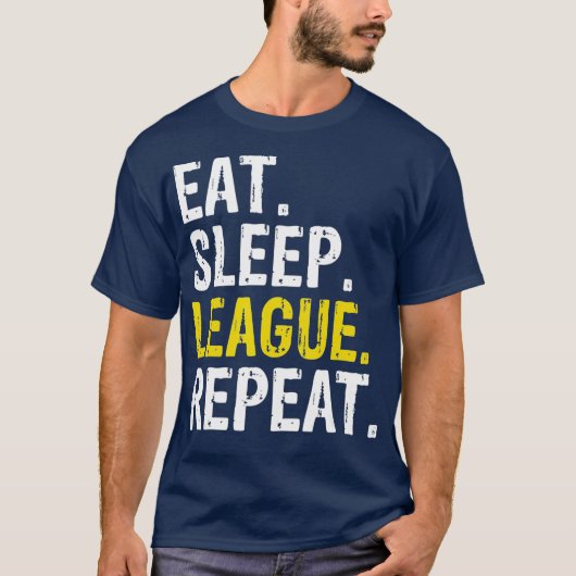 食べSleep League Repeat Sports Game Gaming Gift Tシャツ (正面)
