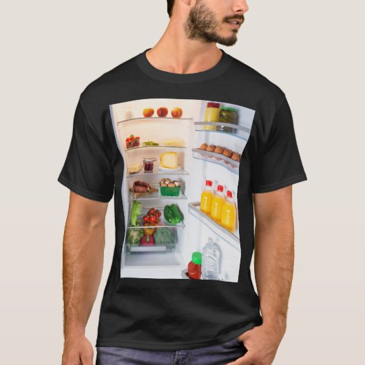食品で満たされた冷蔵庫の中 Tシャツ (正面)