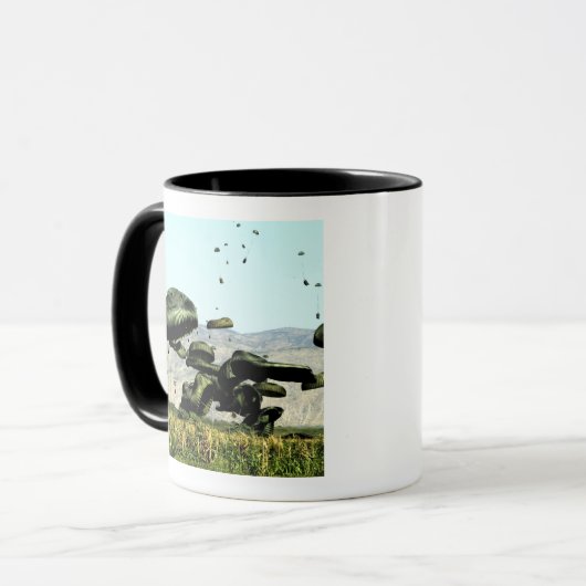 食料と水の束は空気が届く マグカップ (正面左)