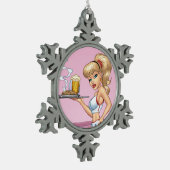 食糧およびビールのブロンドのウェートレスのサービングのプレート スノーフレークピューターオーナメント (左)