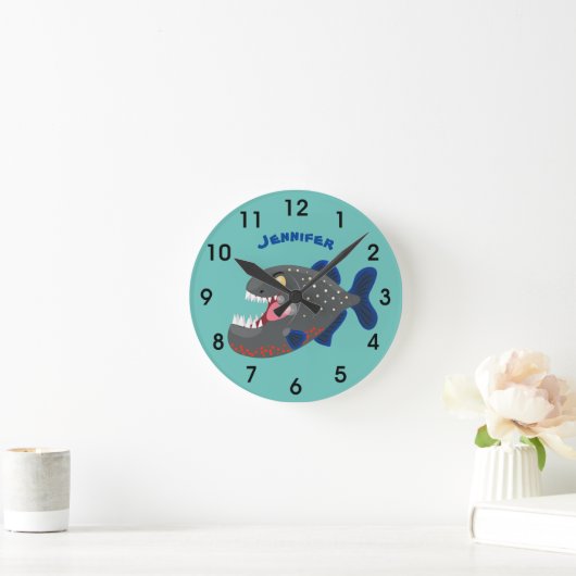 飢えたピラニおもしろいャ漫画のイラストレーション ラウンド壁時計 (ホーム)