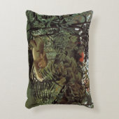 飢えたライオンbyアンリ・ルソー，ヴィンテージ野生動物 アクセントクッション (正面(垂直))