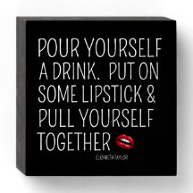 飲み口紅を注いで体を引っ張る