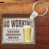 飲み時間のパブバー中に作業なしおもしろい キーホルダー (裏面)